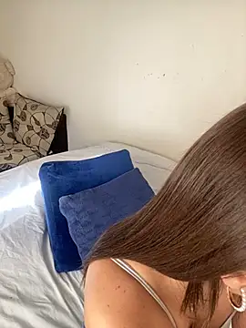 Snapshot of Anto_Naranjo chatting on 12.20.24 Anto Naranjo online show from 12.20.24