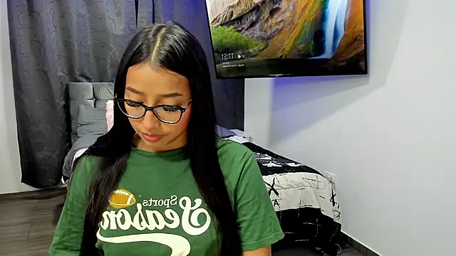 Snapshot of isa_bellaa0 chatting on 12.21.24 isa bellaa0 online show from 12.21.24