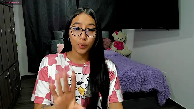 Snapshot of isa_bellaa0 chatting on 12.31.24 isa bellaa0 online show from 12.31.24