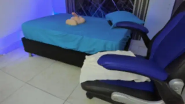 Yelena03 online show from 11.20.25