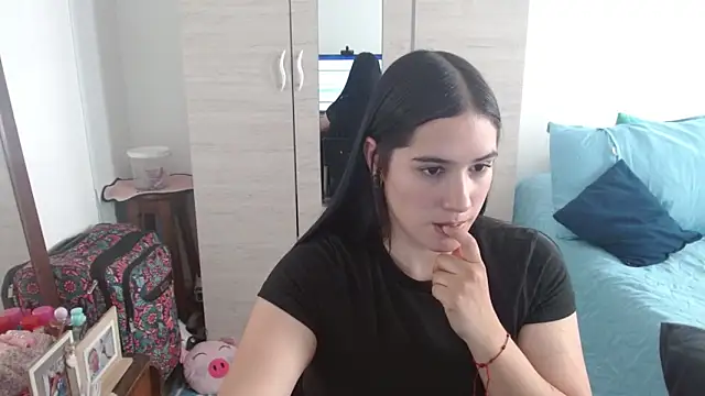 Naomi D online show from 05.10.26