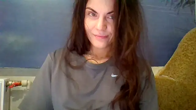 Snapshot of AliceTailor chatting on 11.14.25 AliceTailor online show from 11.14.25