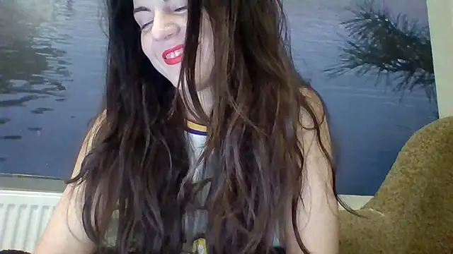 Snapshot of AliceTailor chatting on 11.17.25 AliceTailor online show from 11.17.25