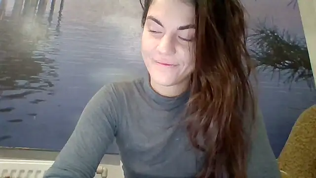 Snapshot of AliceTailor chatting on 11.18.25 AliceTailor online show from 11.18.25