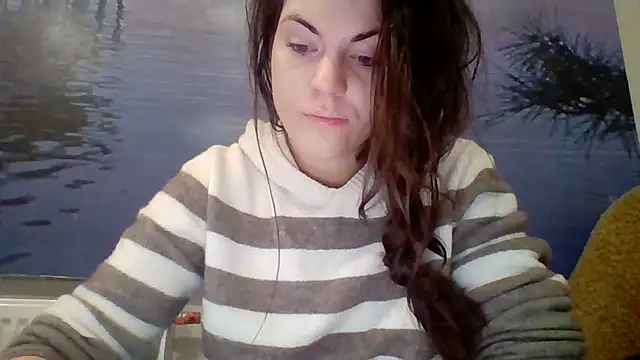 Snapshot of AliceTailor chatting on 11.19.25 AliceTailor online show from 11.19.25