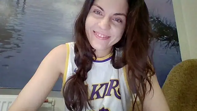 Snapshot of AliceTailor chatting on 11.21.25 AliceTailor online show from 11.21.25