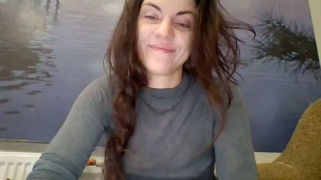 Snapshot of AliceTailor chatting on 11.22.25 AliceTailor online show from 11.22.25