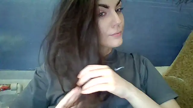 Snapshot of AliceTailor chatting on 11.26.25 AliceTailor online show from 11.26.25