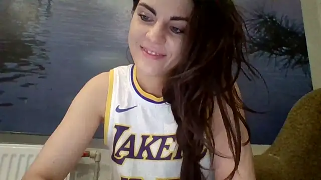 Snapshot of AliceTailor chatting on 11.29.25 AliceTailor online show from 11.29.25