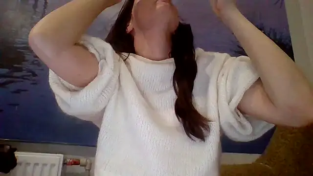 Snapshot of AliceTailor chatting on 12.15.25 AliceTailor online show from 12.15.25