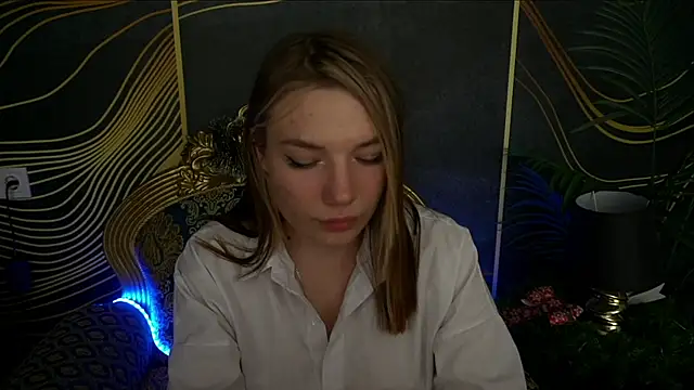 Snapshot of IceDanielles chatting on 12.28.24 IceDanielles online show from 12.28.24