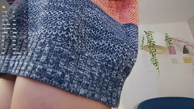 Snapshot of Bella-Franco chatting on 03.11.25 Bella-Franco online show from 03.11.25