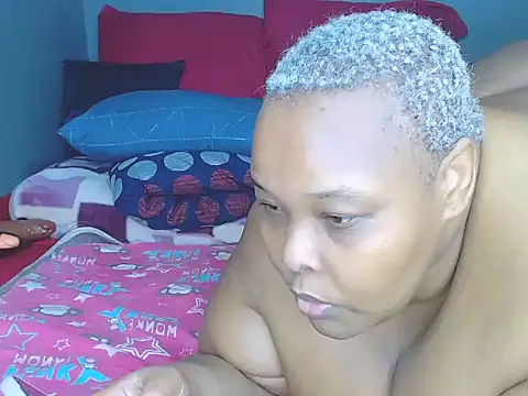 Snapshot of fatafricanqueen chatting on 07.22.26 fatafricanqueen online show from 07.22.26