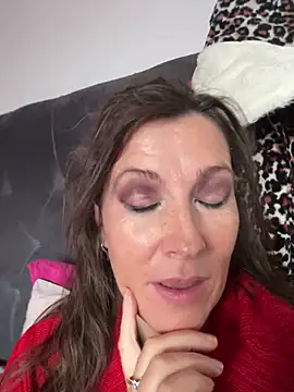 Lwhite1 online show from 04.14.26