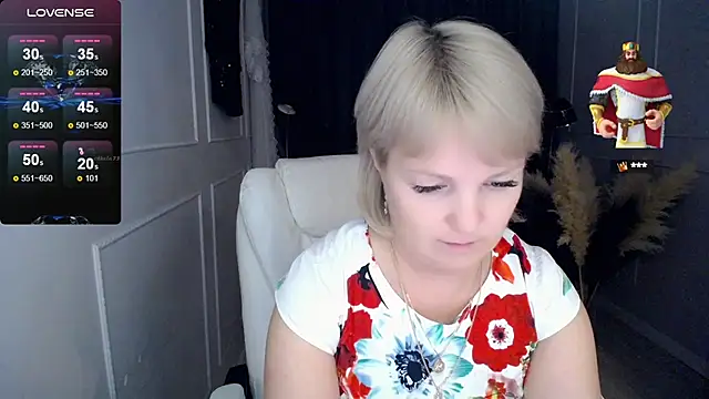 Snapshot of Juarnea chatting on 02.13.25 Juarnea online show from 02.13.25