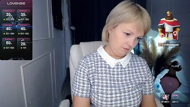 Snapshot of Juarnea chatting on 02.19.25 Juarnea online show from 02.19.25