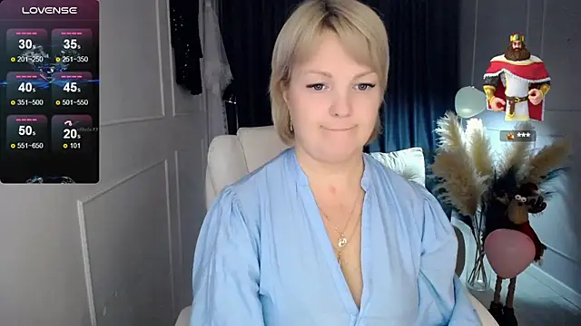 Snapshot of Juarnea chatting on 02.25.25 Juarnea online show from 02.25.25