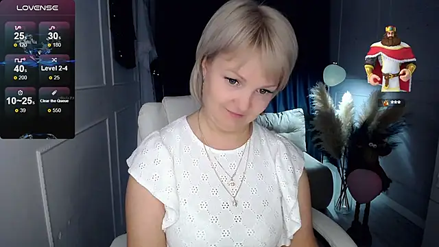 Snapshot of Juarnea chatting on 03.06.25 Juarnea online show from 03.06.25