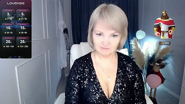 Snapshot of Juarnea chatting on 03.07.25 Juarnea online show from 03.07.25