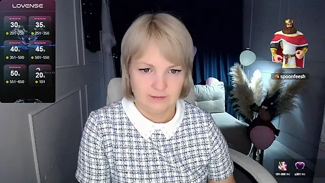 Snapshot of Juarnea chatting on 03.13.25 Juarnea online show from 03.13.25