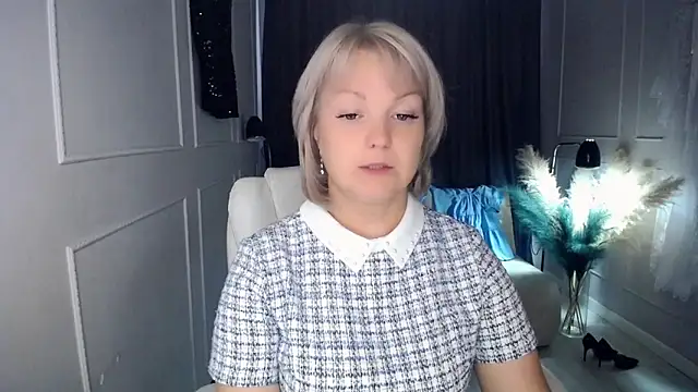 Snapshot of Juarnea chatting on 09.09.25 Juarnea online show from 09.09.25