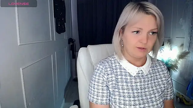 Juarnea online show from 04.15.26