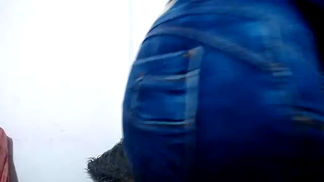 merlinaadams  online show from 03.05.25