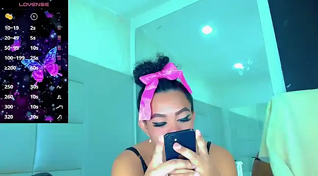 Snapshot of KayleighDreams_ chatting on 02.23.25 KayleighDreams online show from 02.23.25