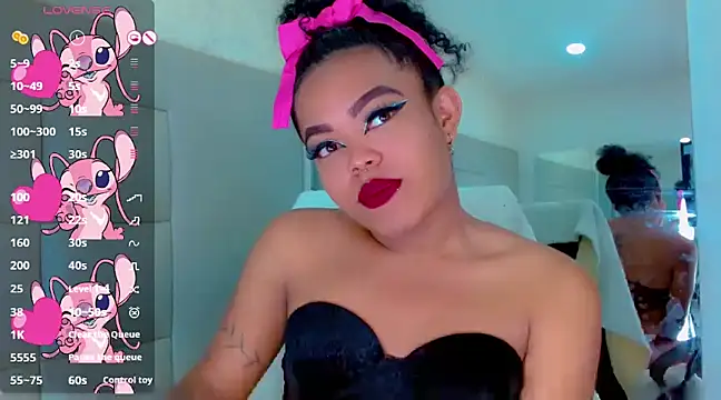 Snapshot of KayleighDreams_ chatting on 02.25.25 KayleighDreams online show from 02.25.25