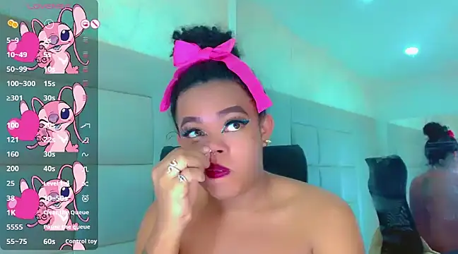 Snapshot of KayleighDreams_ chatting on 02.25.25 KayleighDreams online show from 02.25.25