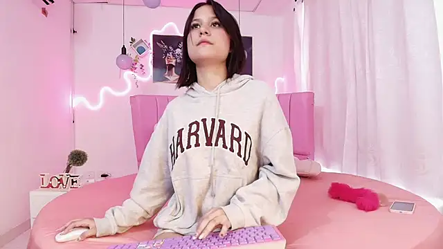 Snapshot of Azul_horney chatting on 02.06.25 Azul horney online show from 02.06.25