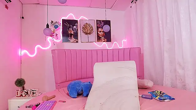 Snapshot of Azul_horney chatting on 03.09.25 Azul horney online show from 03.09.25