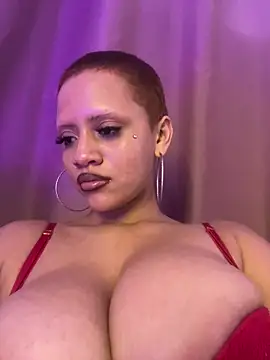 Snapshot of Charlotee_ chatting on 01.26.25 Charlotee  online show from 01.26.25