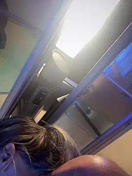 Snapshot of vixendoll87 chatting on 02.04.25 vixendoll87 online show from 02.04.25