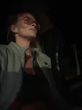 Snapshot of vixendoll87 chatting on 03.07.25 vixendoll87 online show from 03.07.25