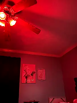 Snapshot of vixendoll87 chatting on 10.19.25 vixendoll87 online show from 10.19.25