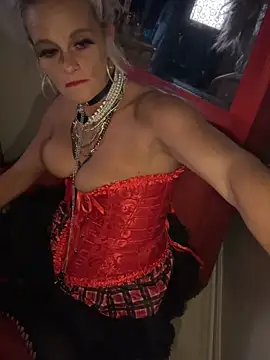 Snapshot of vixendoll87 chatting on 02.06.26 vixendoll87 online show from 02.06.26