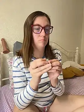 BeatriceTender online show from 04.11.26