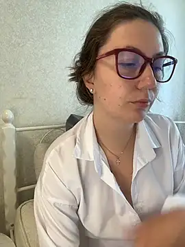 Snapshot of BeatriceTender chatting on 06.25.26 BeatriceTender online show from 06.25.26