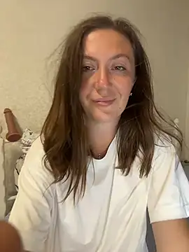 Snapshot of BeatriceTender chatting on 07.29.26 BeatriceTender online show from 07.29.26