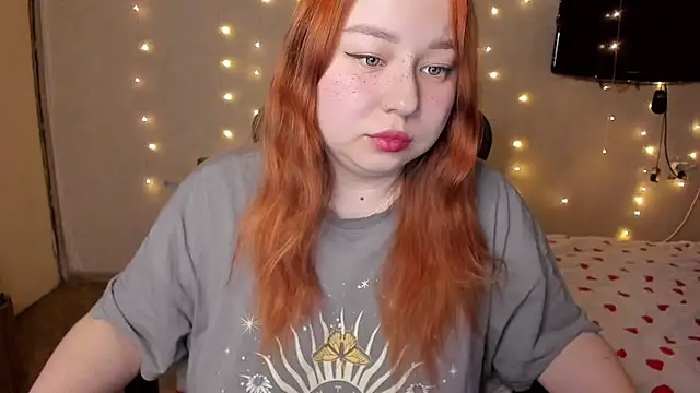 Snapshot of Milafoxxxy chatting on 02.25.25 Milafoxxxy online show from 02.25.25