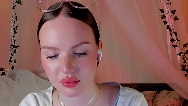 MishkaMe online show from 02.08.25