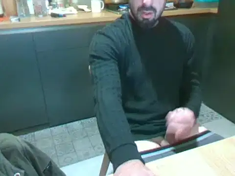 Snapshot of giorgakaci69 chatting on 12.30.24 giorgakaci69 online show from 12.30.24