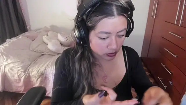 StephaniFox online show from 12.14.25