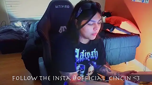 Snapshot of miacanela_xo chatting on 02.15.25 miacanela xo online show from 02.15.25