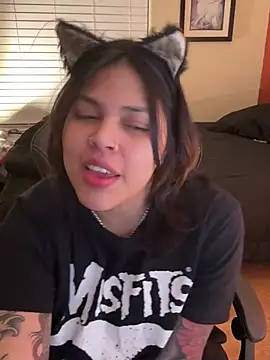 Snapshot of miacanela_xo chatting on 02.22.25 miacanela xo online show from 02.22.25