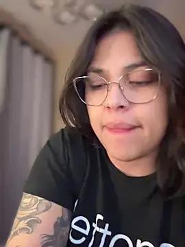 Snapshot of miacanela_xo chatting on 03.17.25 miacanela xo online show from 03.17.25