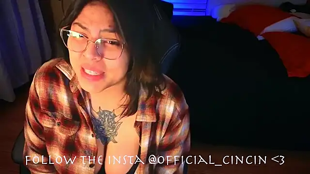 Snapshot of miacanela_xo chatting on 03.17.25 miacanela xo online show from 03.17.25