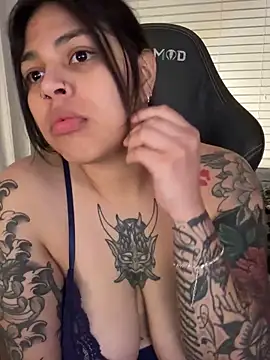 Snapshot of miacanela_xo chatting on 03.19.25 miacanela xo online show from 03.19.25