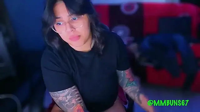 Snapshot of miacanela_xo chatting on 11.08.25 miacanela xo online show from 11.08.25